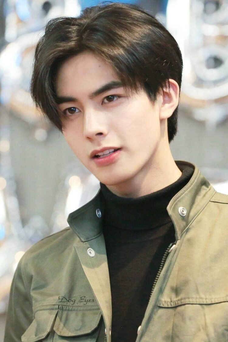 30+ Kiểu tóc rẽ ngôi nam đẹp nhất 2021 - Tết Trung Thu King Dom