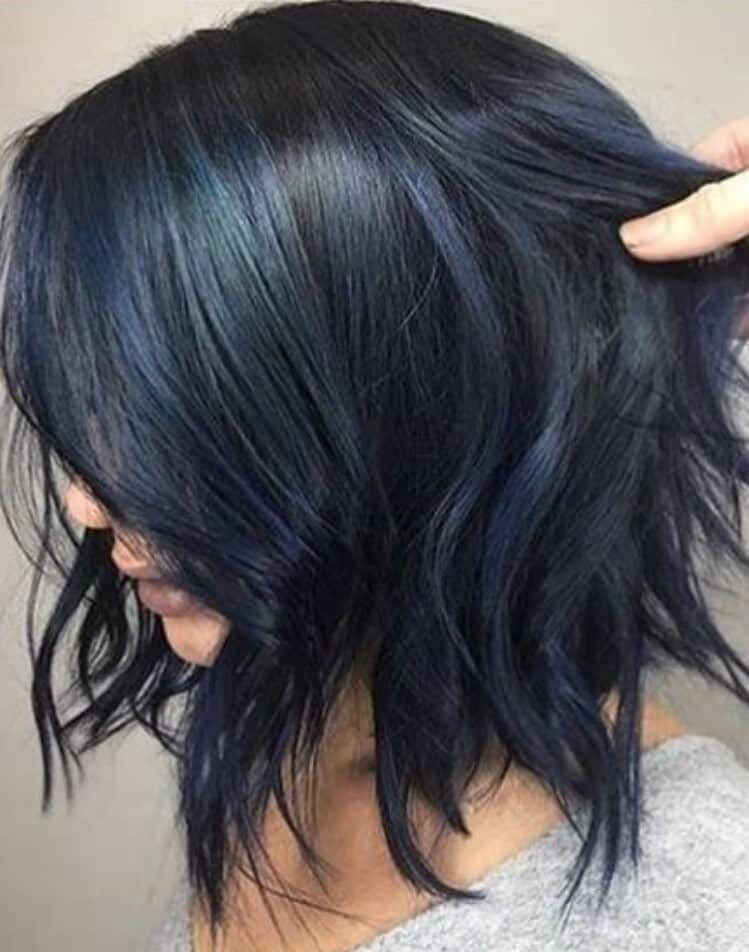 Màu tóc đen ánh xanh