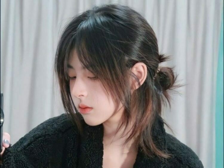 Sức bú mớm đặc trưng của loại tóc Justina Xie