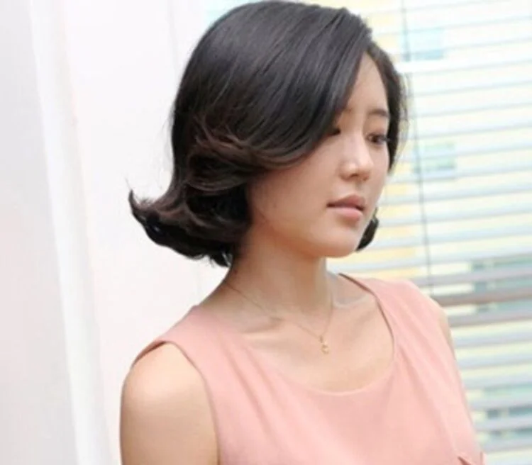 Tóc xoăn ngắn tuổi 40 uốn vểnh
