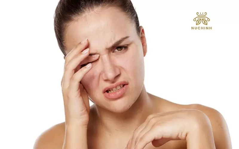 Điềm báo gì đang đến khi mí mắt dưới bên phải giật liên tục?