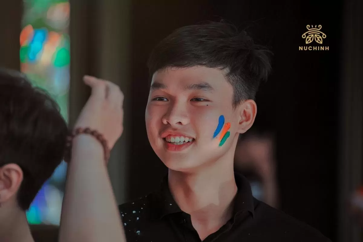 Nốt ruồi ở dưới mắt trái nam