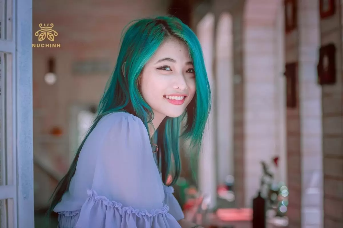 nốt ruồi ở khe mũi