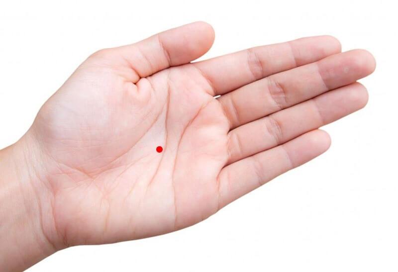 Nốt ruồi đỏ ở lòng bàn tay
