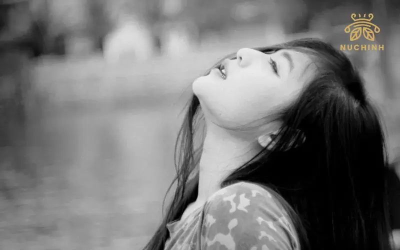 Cách chụp ảnh buồn tại nhà