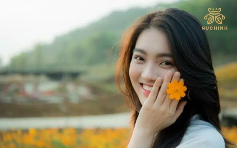 dấu hiệu con gái thích bạn