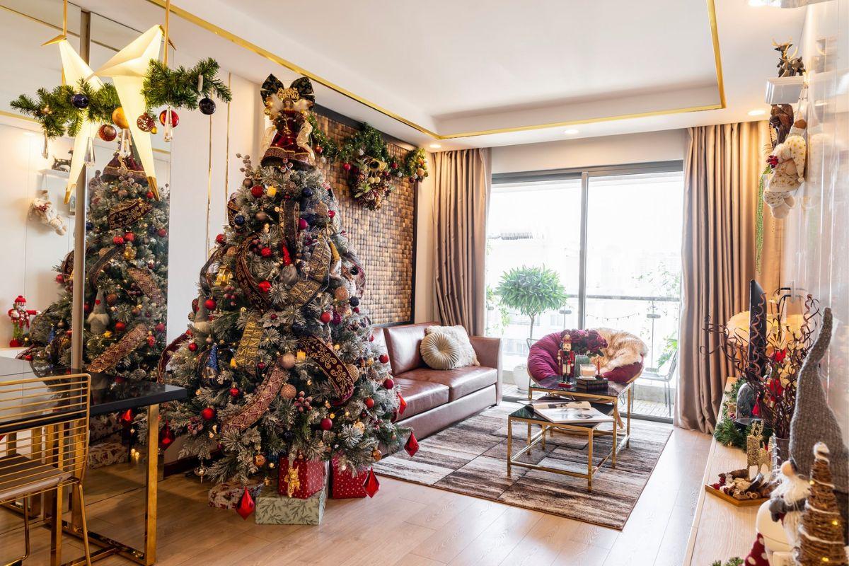 Trang trí phòng khách với cây thông Noel
