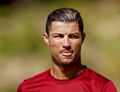 Tóc Ronaldo vuốt ngược