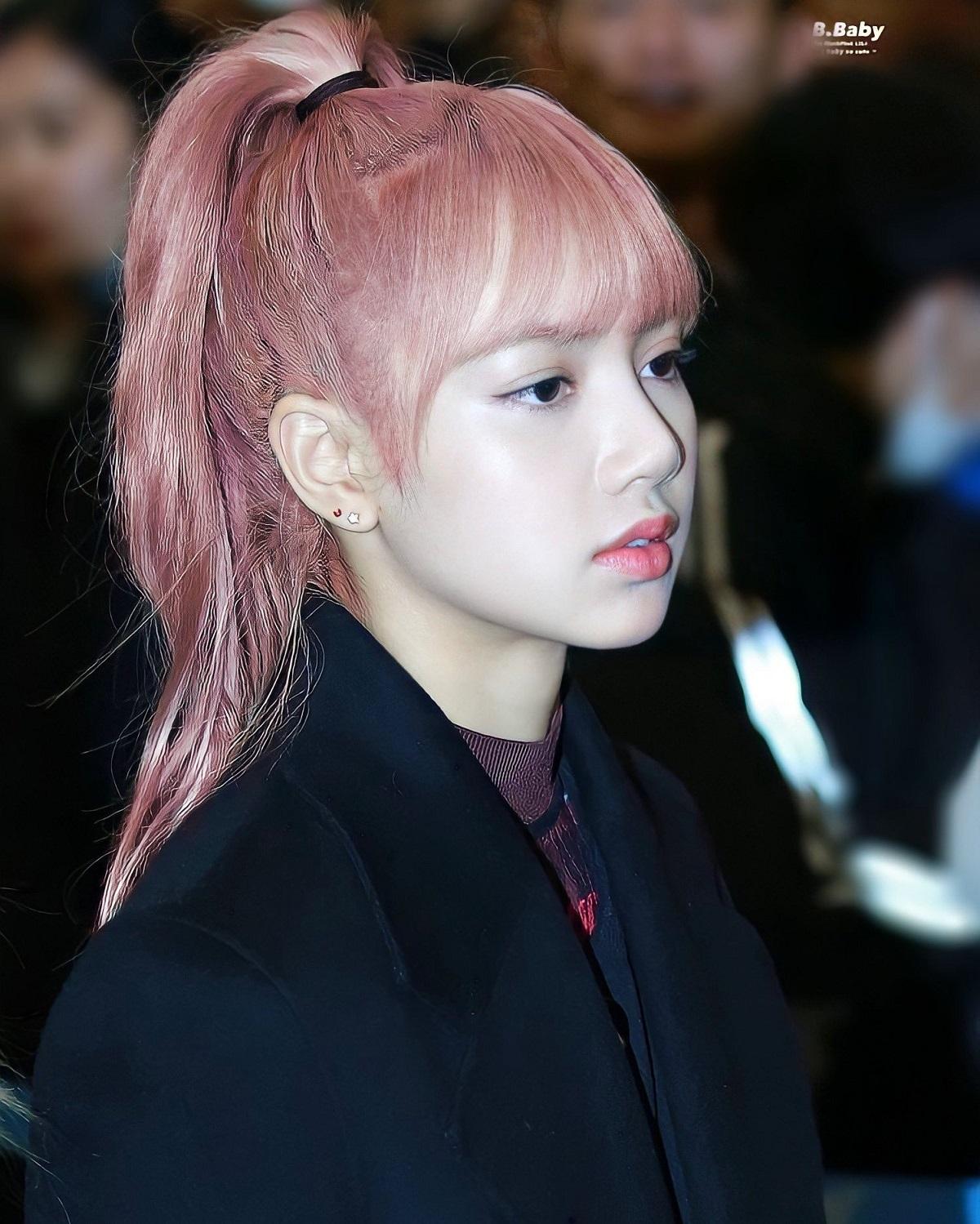Tóc hồng của Lisa