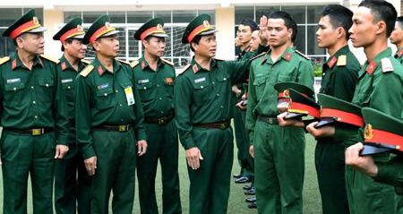 Kiểu tóc quân đội Việt Nam là gì?