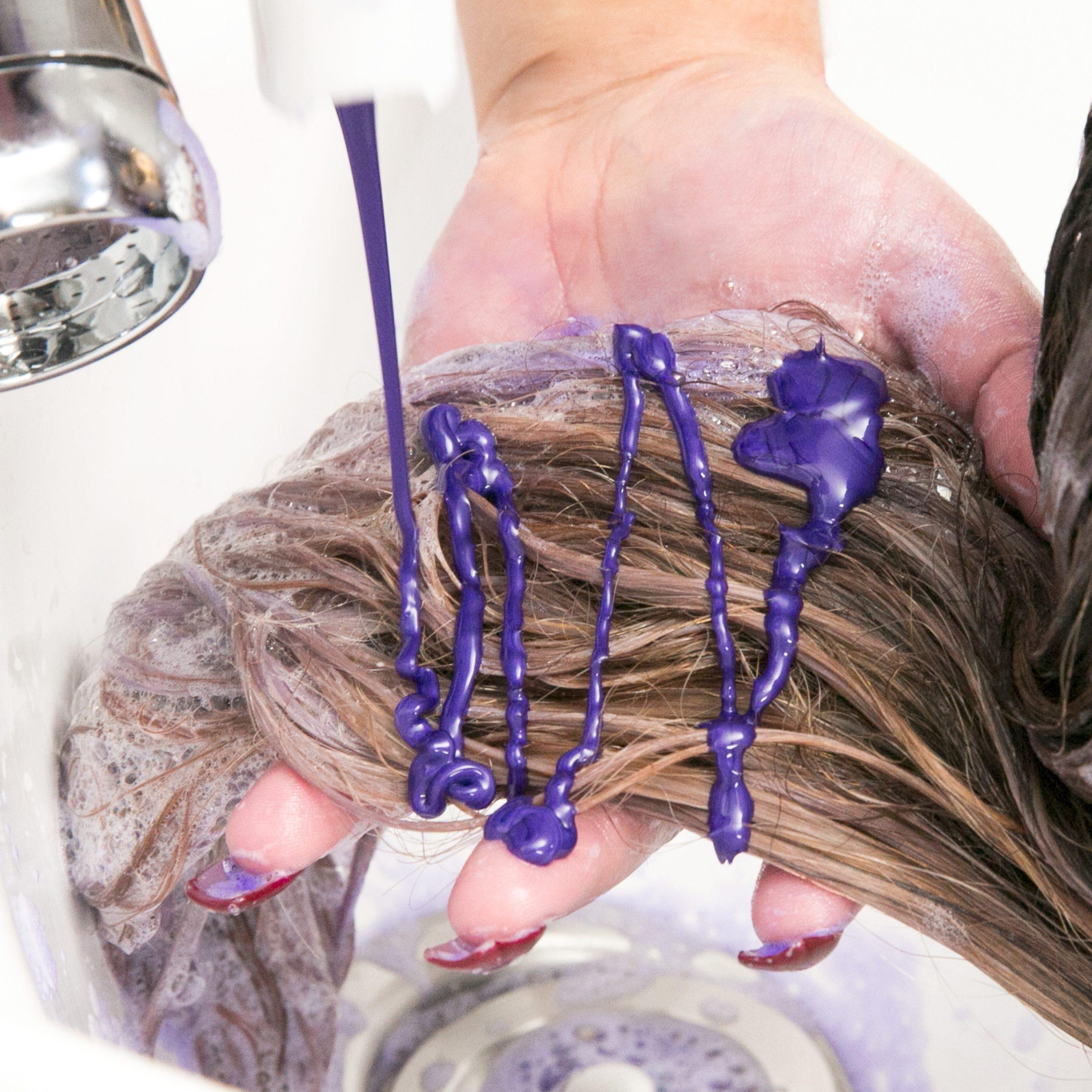 Sử dụng dầu gội dành cho tóc nhuộm